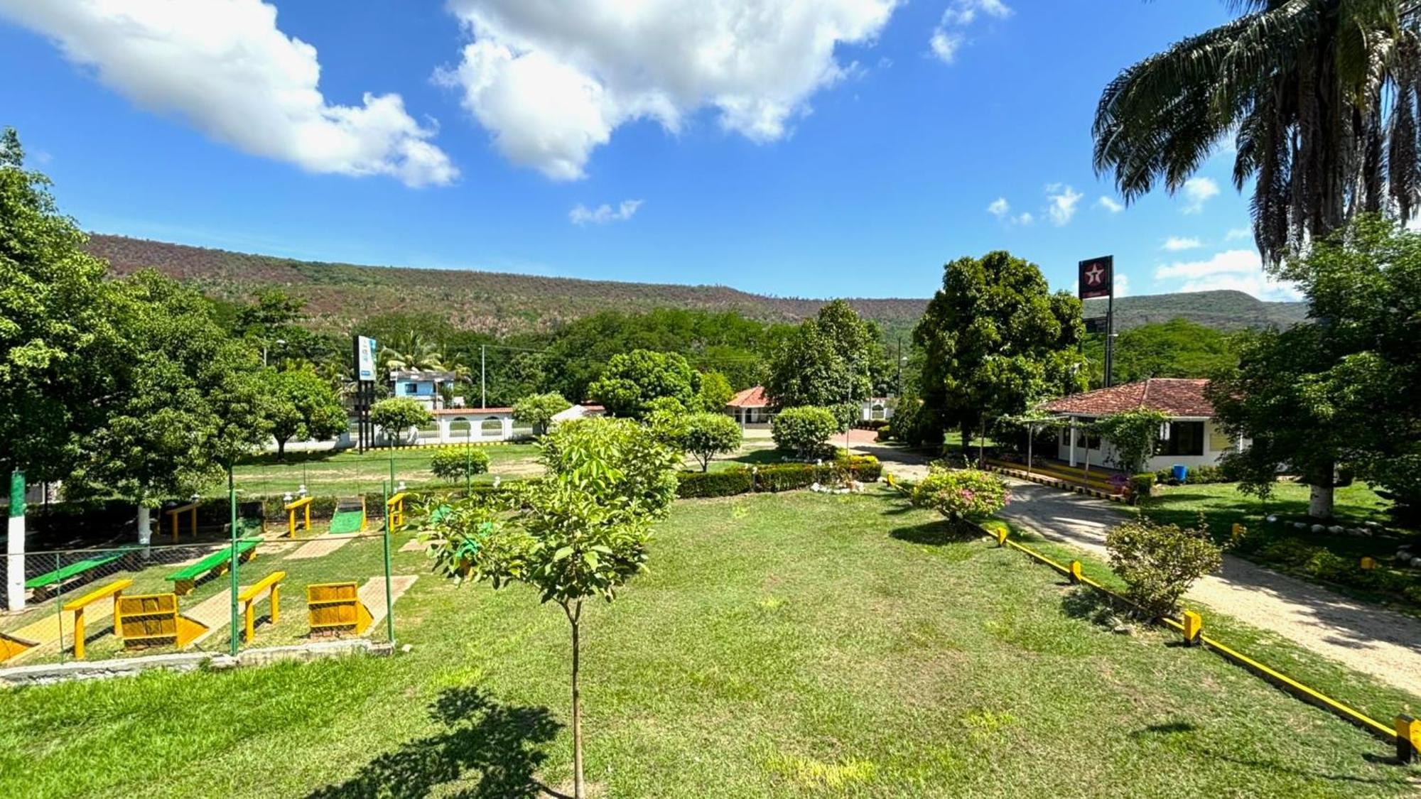 Hotel Mirador Del Sumapaz - Comfacundi メルガル エクステリア 写真