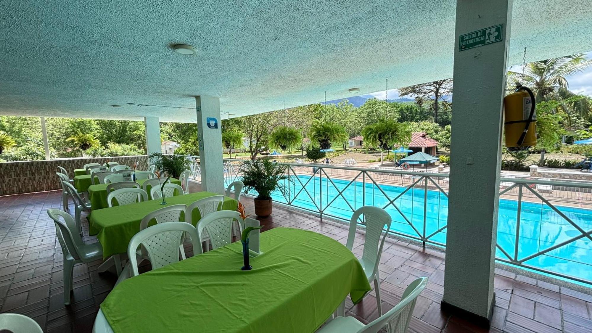 Hotel Mirador Del Sumapaz - Comfacundi メルガル エクステリア 写真